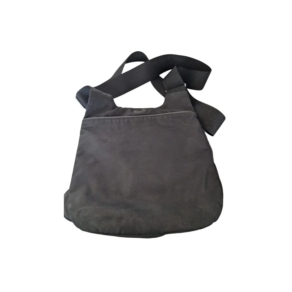 Tumi Black Ballistic Nylon Crossbody Messenger Bag Grey Trim Red Lining 5123D‎